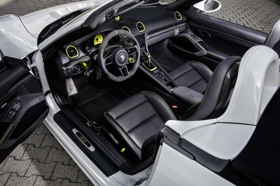 Интерьер Porsche 718 Boxster by TechArt 2016 года  (фото 3 из 19)